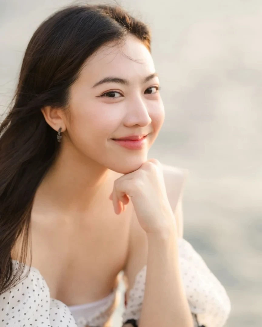 นีน ชัชชญา สำเริงราชย์ - บุคลากรบันเทิงไทย