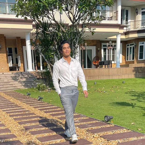 Ake Thanachote Kusumonsananan - Thai entertainment personnel